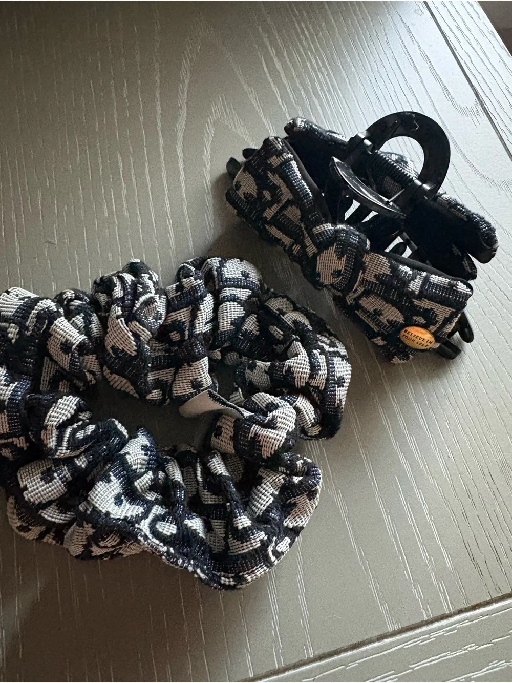 FaSHION Set of 2 Black & Cream Printed accessories